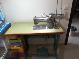 Máquina de coser industrial Refrey