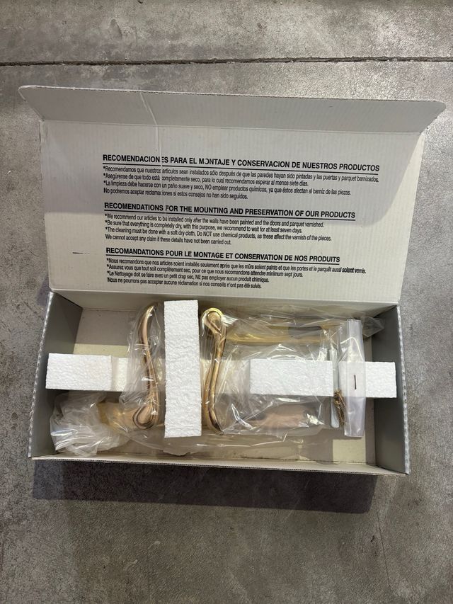 Juego manivelas con placa bocallave Yale C-B 85MM