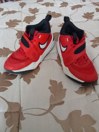 Botas de Baloncesto Nike Rojas