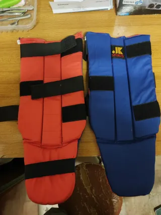 Paratibie e Piede Reversibile Blu/Rosso