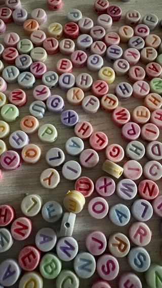 Abalorios letras para pulseras