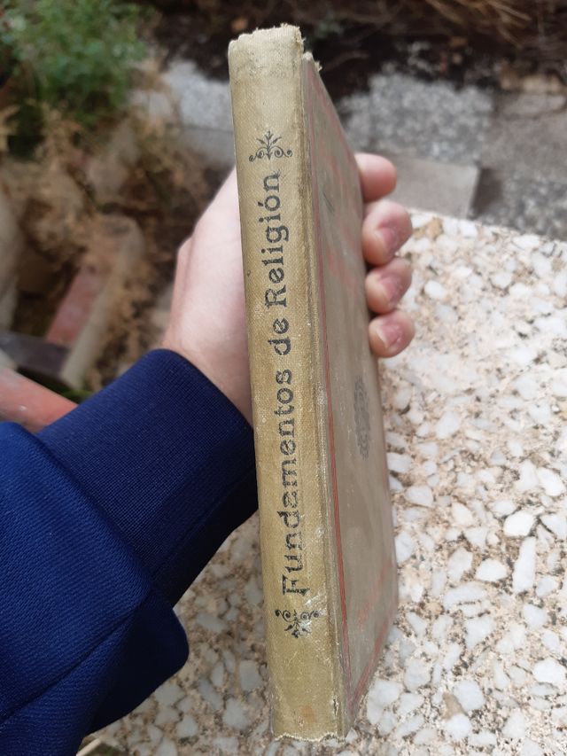 Libro antiguo Fundamentos de Religión 
