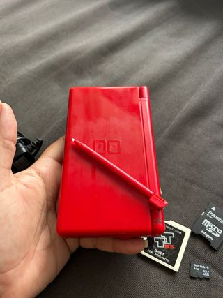 Nintendo DS Lite Roja + Accesorios
