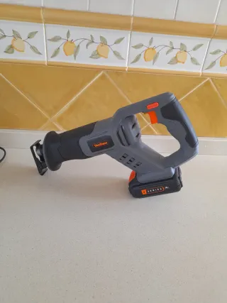 Sierra Sable VonHaus 20V + Batería