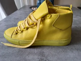 Zapatillas Balenciaga Amarillas. 