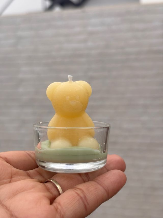 6 Velas de Oso en Portavelas de Cristal