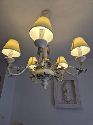 Lampada da soffitto e 2 comodini