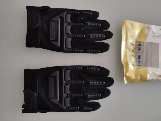 Guantes Deportivos Negros talla M