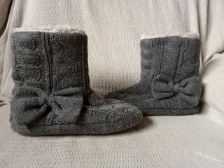 Botas de lana con borreguito y lazo