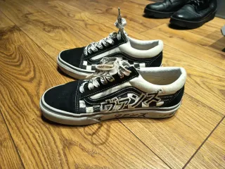 Zapatillas Vans Old Skool Negras y Blancas