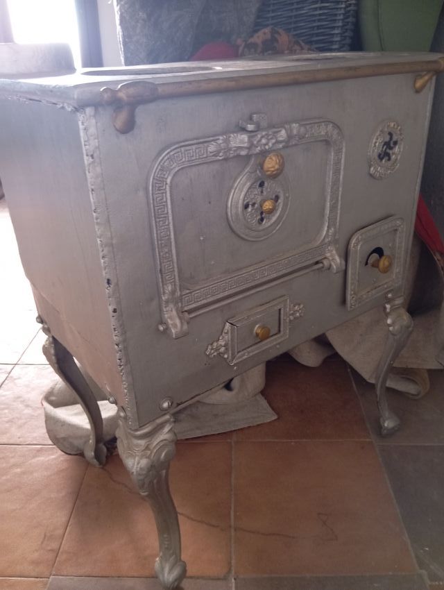 Cocina antigua de metal