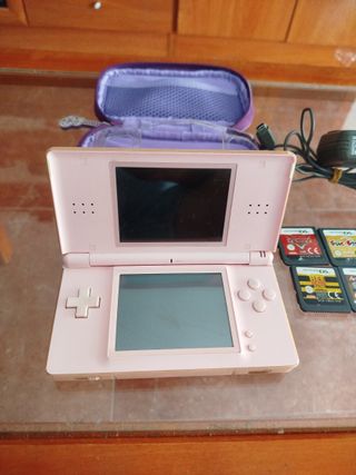 Nintendo DS Lite + Funda + Cargador + 4 Juegos