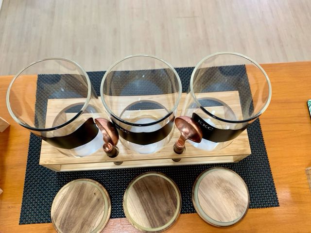 3 Tarros Cristal con Tapa y Soporte de madera