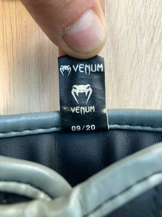 Guantes Muay Thai Venum 12 oz
