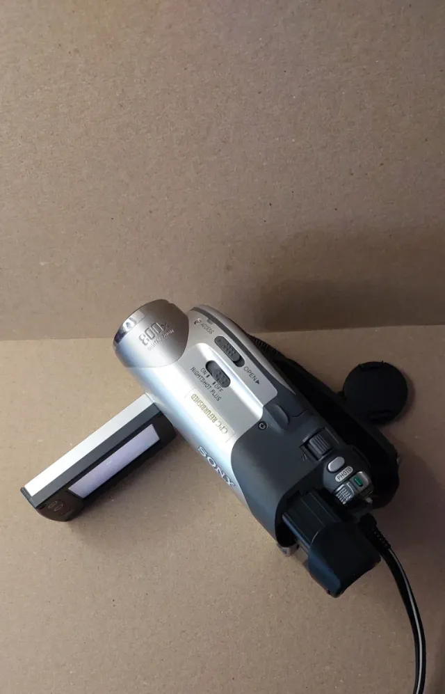 Videocámara Sony Handycam DCR-DVD 105 Carl Zeiss