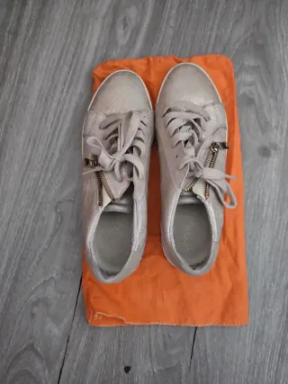 Zapatos Geox plateados como nuevos