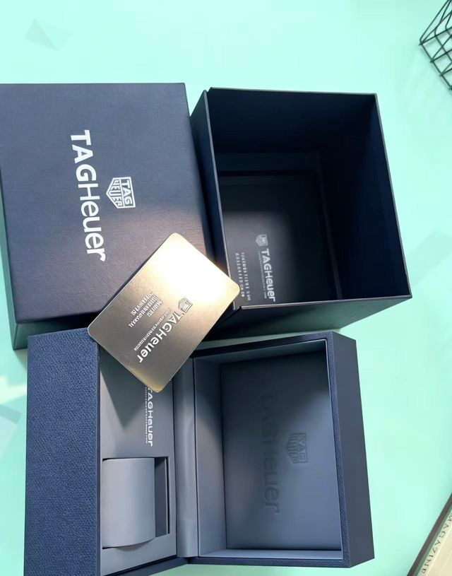 Caja y documentación TAG Heuer