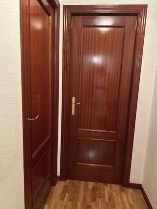 Puertas de madera con cristal y sin cristal