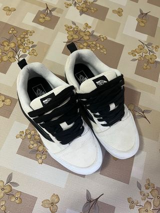 Vans Knu Skool Blancas y Negras