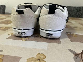 Vans Knu Skool Blancas y Negras