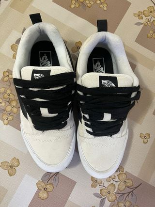 Vans Knu Skool Blancas y Negras