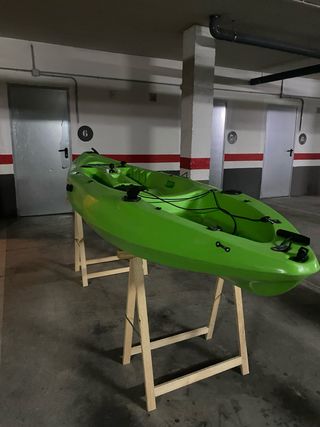 Kayak de pesca verde
