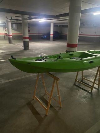 Kayak de pesca verde