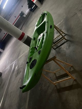 Kayak de pesca verde