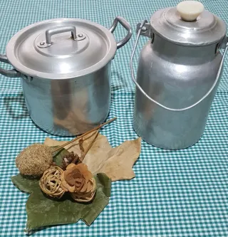 Set Vintage Lechera,Olla y Salvamatel de aluminio.
