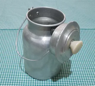 Set Vintage Lechera,Olla y Salvamatel de aluminio.