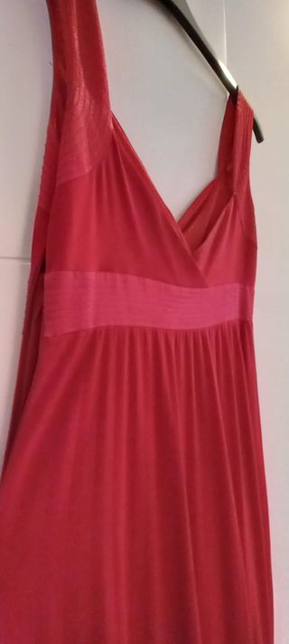Vestido de fiesta rojo bermellón