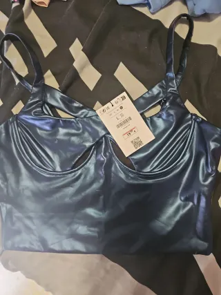 Top Zara efecto piel azul