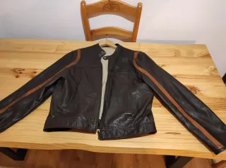 Chaqueta de cuero auténtica vintage inglesa.