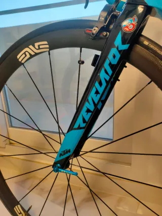 Bicicleta de carretera KTM Revelator