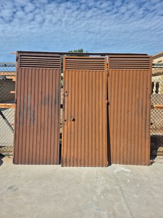 Puerta de garaje de hierro 2,24 alto x 2,70 ancho