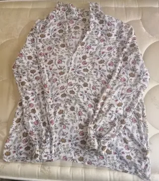 Blusa floral Stradivarius 