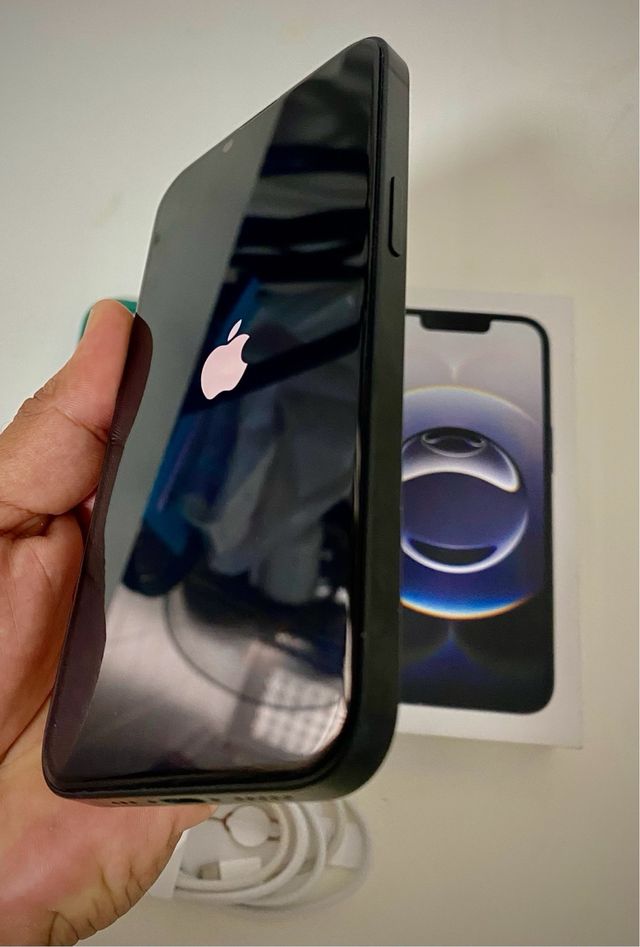 iPhone SE 128GB blu scuro