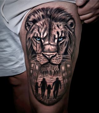 Tatuaje de León y Familia