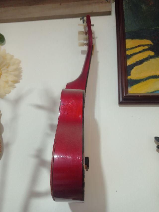 Ukelele de madera NATURAL y color BURDEOS