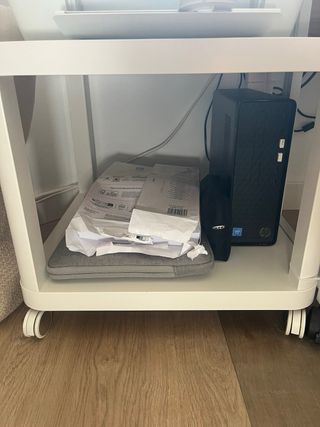 Mesa auxiliar TINGBY Ikea con ruedas