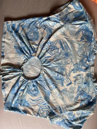 Camiseta Bershka Estampada Dragones y Flores Azul 