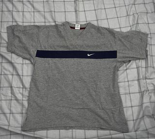 Camiseta Nike Vintage Gris