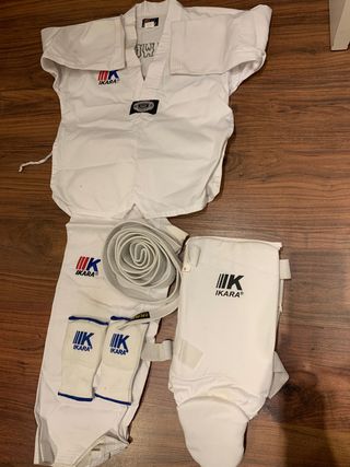 Kimono Taekwondo (130)IKARА Talla S + Protecciones