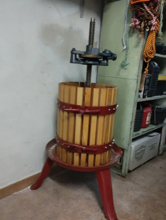 Prensa Vino 35cm Casi Nueva