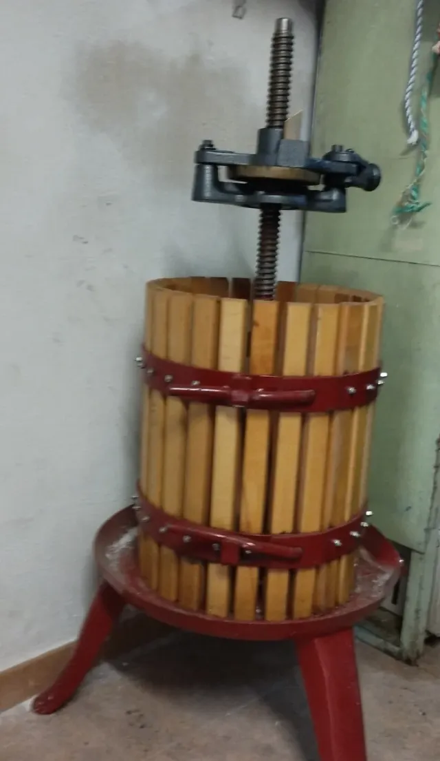 Prensa Vino 35cm Casi Nueva