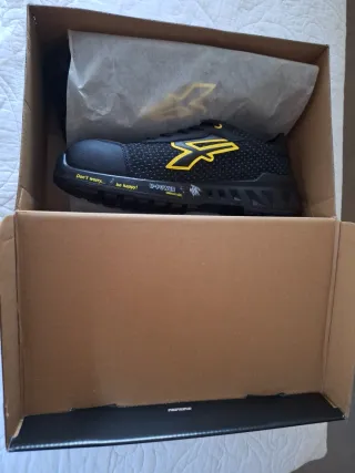 Zapatos U-Power Talla 43 Negro/Amarillo
