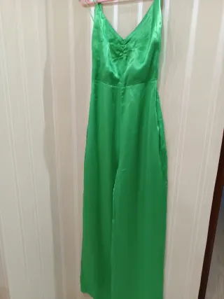 Mono largo verde sin estrenar