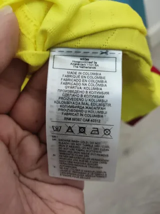 Camiseta Colombia original Talla S y versión juego
