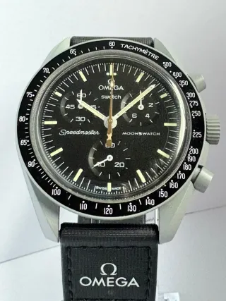 Omega × Swatch MoonSwatch edizione oro Moon Beaver