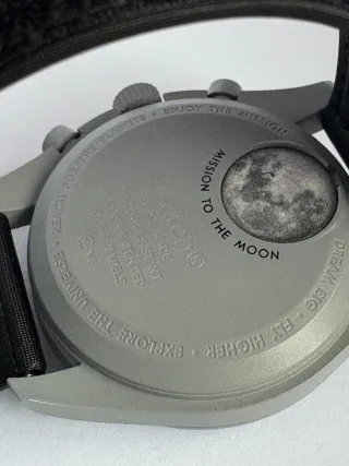 Omega × Swatch MoonSwatch edizione oro Moon Beaver